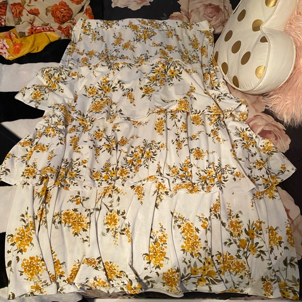 Beautiful layered skirt with yellow flowers